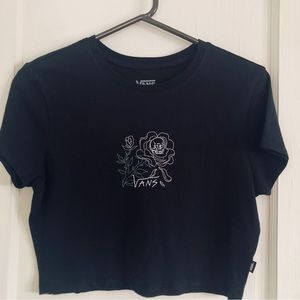 VANS - NWOT Bloom Tomb Black Crop T-Shirt from Vans size Medium